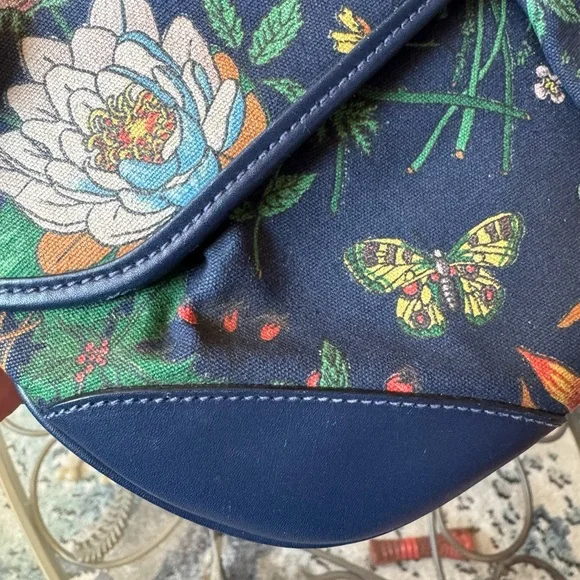 GUCCI Navy Floral Clutch- Vintage EUC - Picture 5 of 13